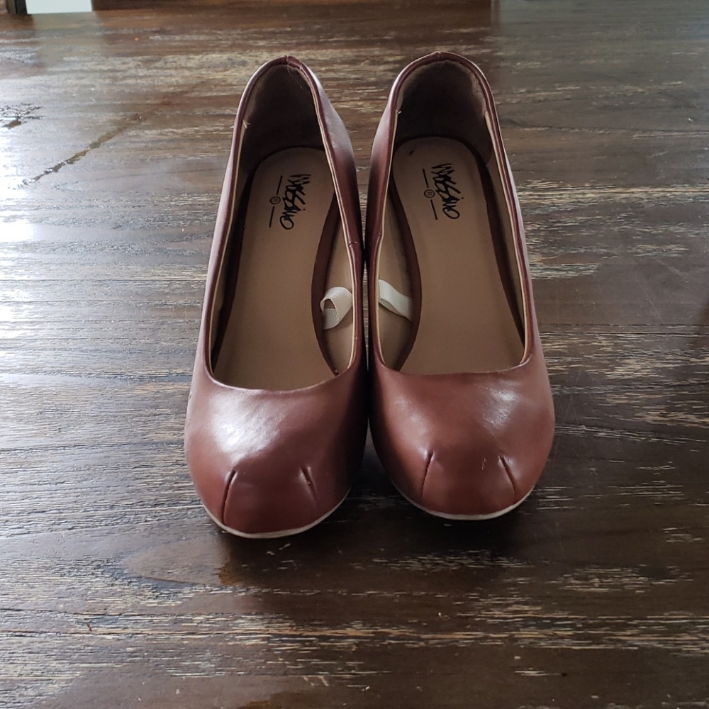 Brown pumps